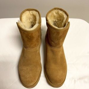 UGG Cory Chestnut Low Shearling Boots Size 7